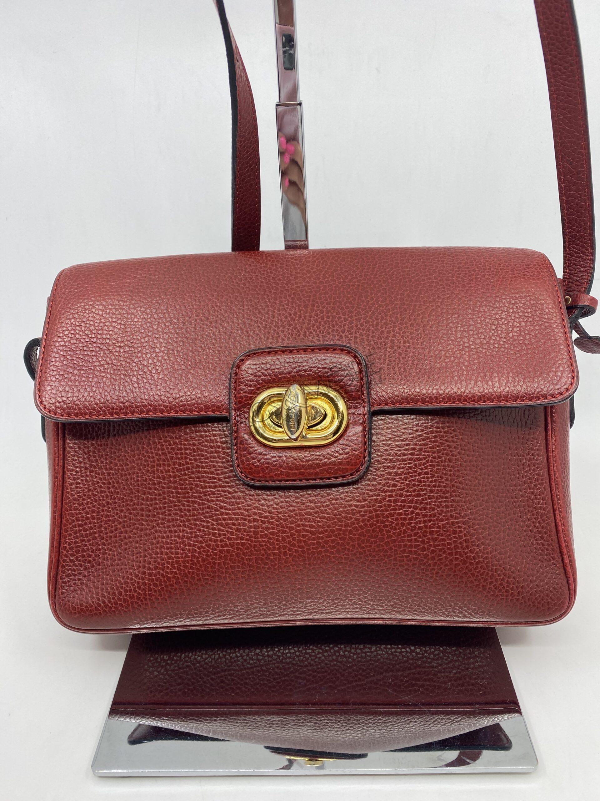Delvaux Cross Body vintage rosso Trotteur leder met golden hardware
