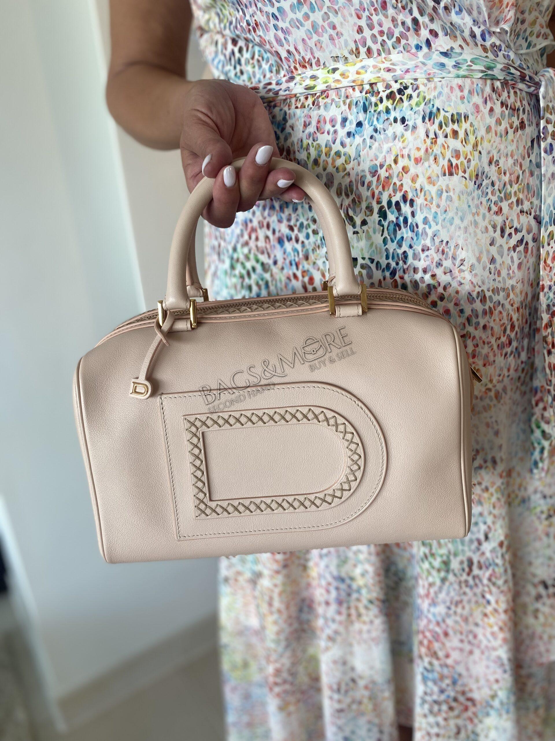Delvaux Louise boston PM Allure surpiqué kleur nude met golden hardware