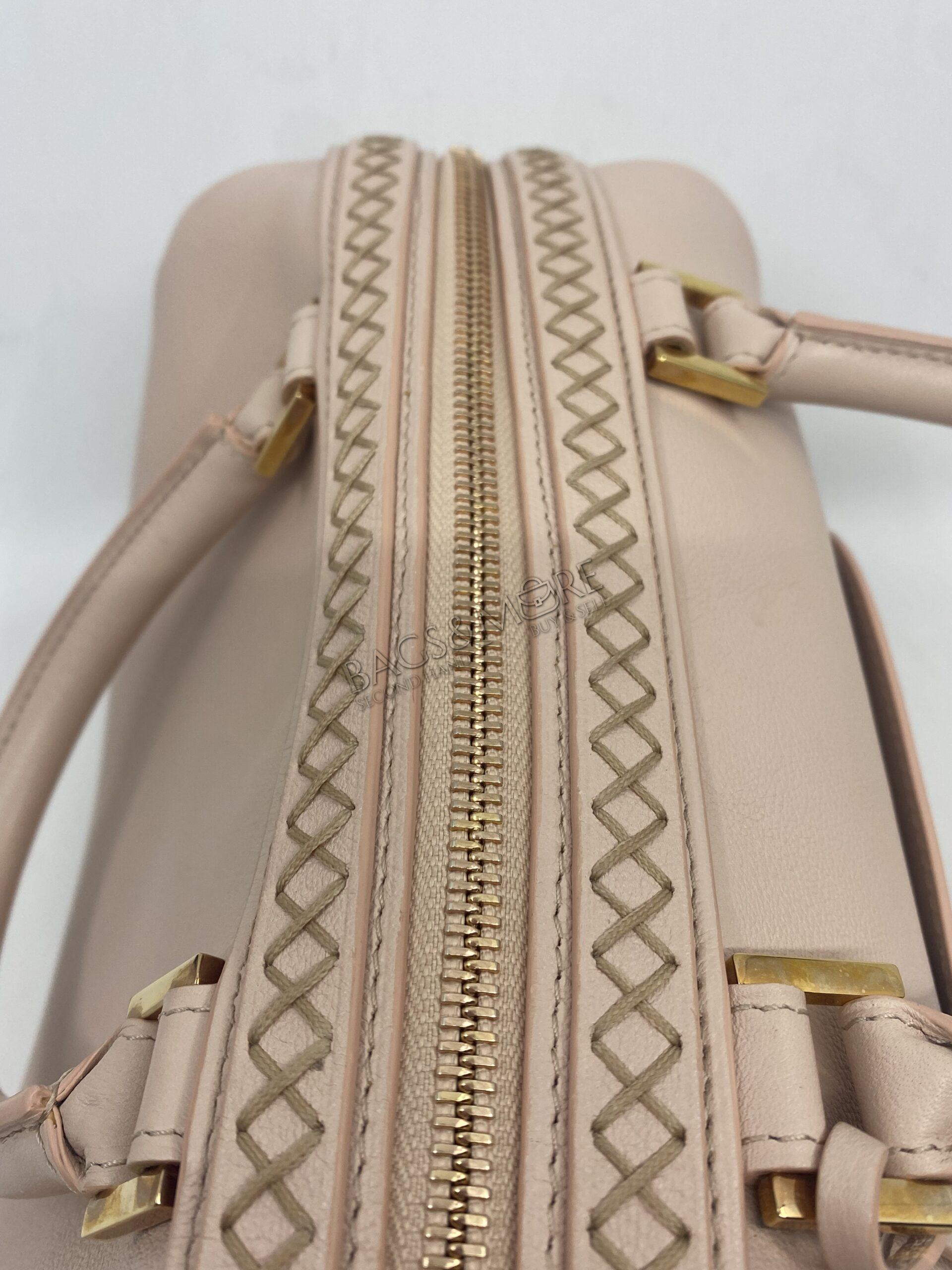 Delvaux Louise boston PM Allure surpiqué kleur nude met golden hardware
