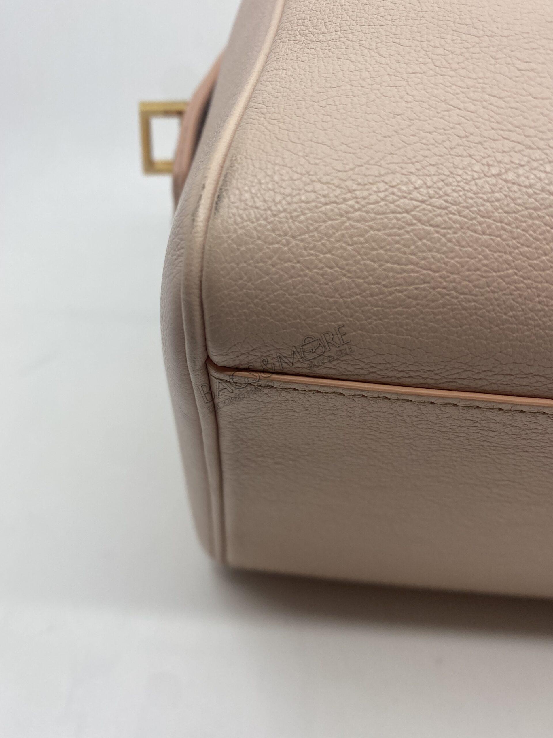 Delvaux Louise boston PM Allure surpiqué kleur nude met golden hardware