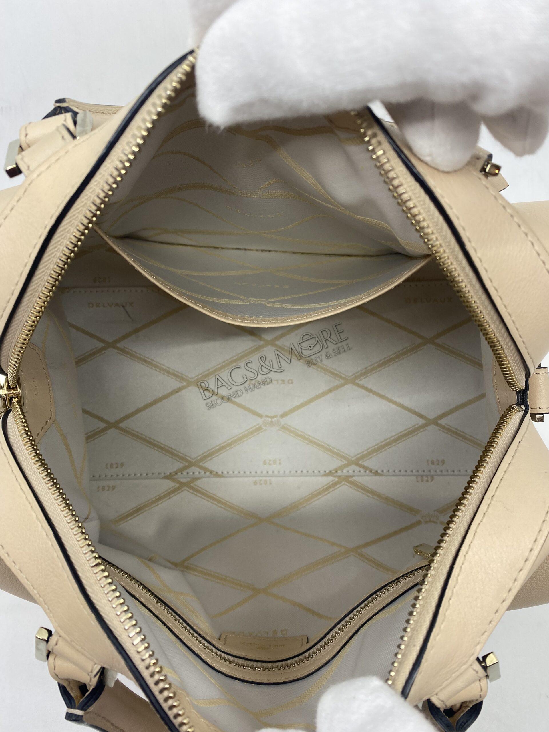 Delvaux Louise Boston PM Allure kleur nude met goudkleurige hardware