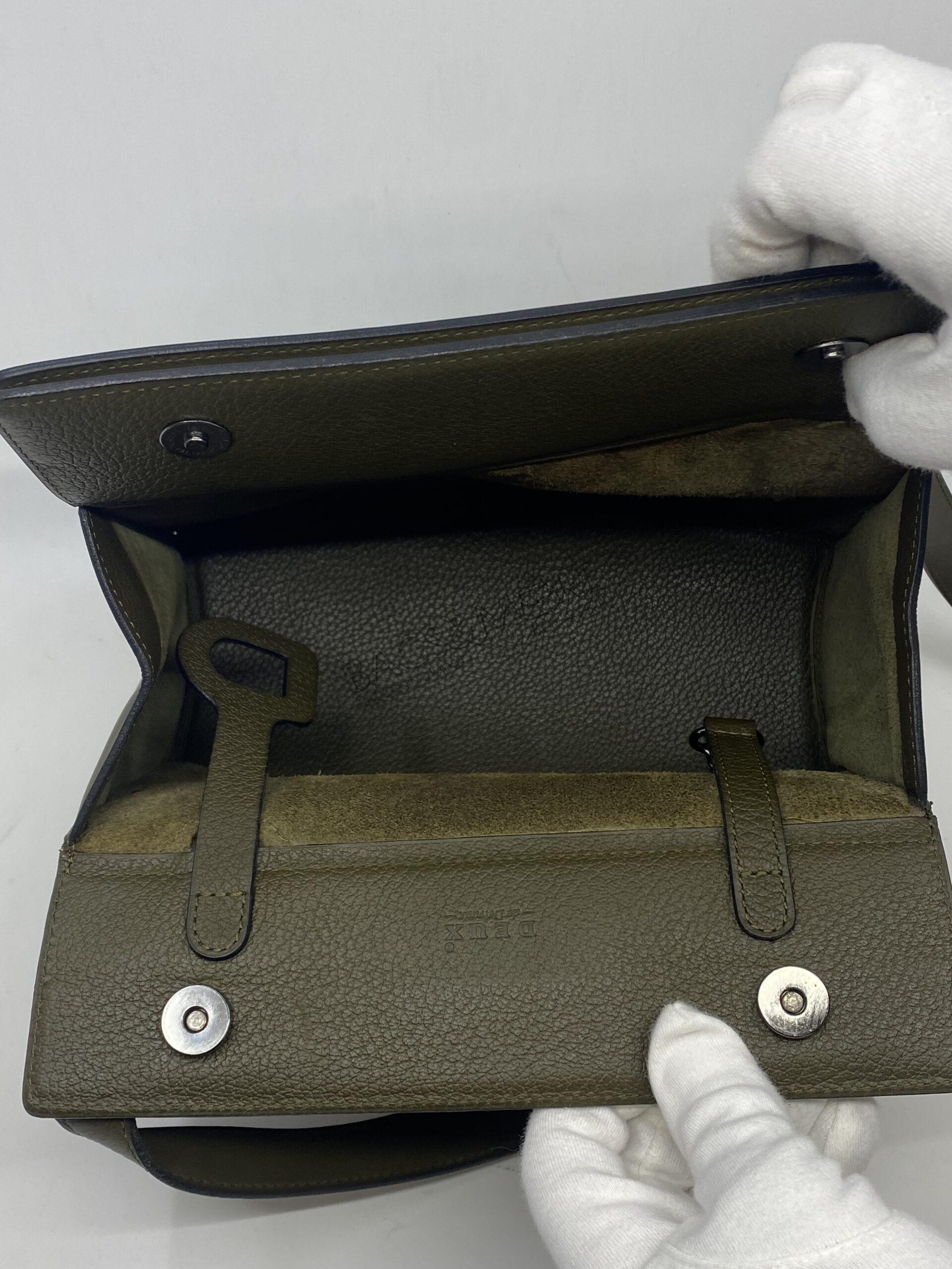 Delvaux Ligne Deux model Le Quinze gekorreld leder kleur kaki