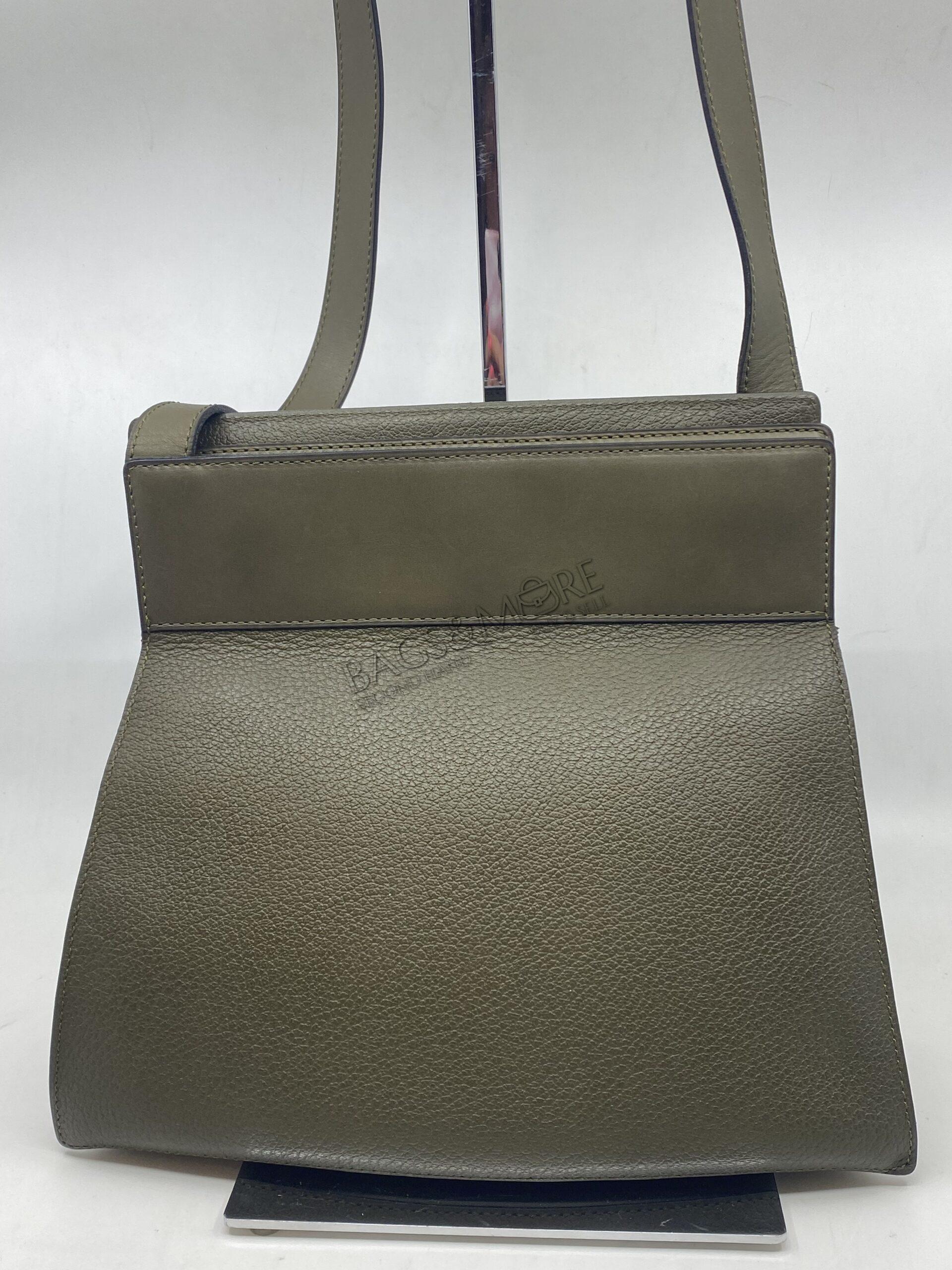 Delvaux Ligne Deux model Le Quinze gekorreld leder kleur kaki