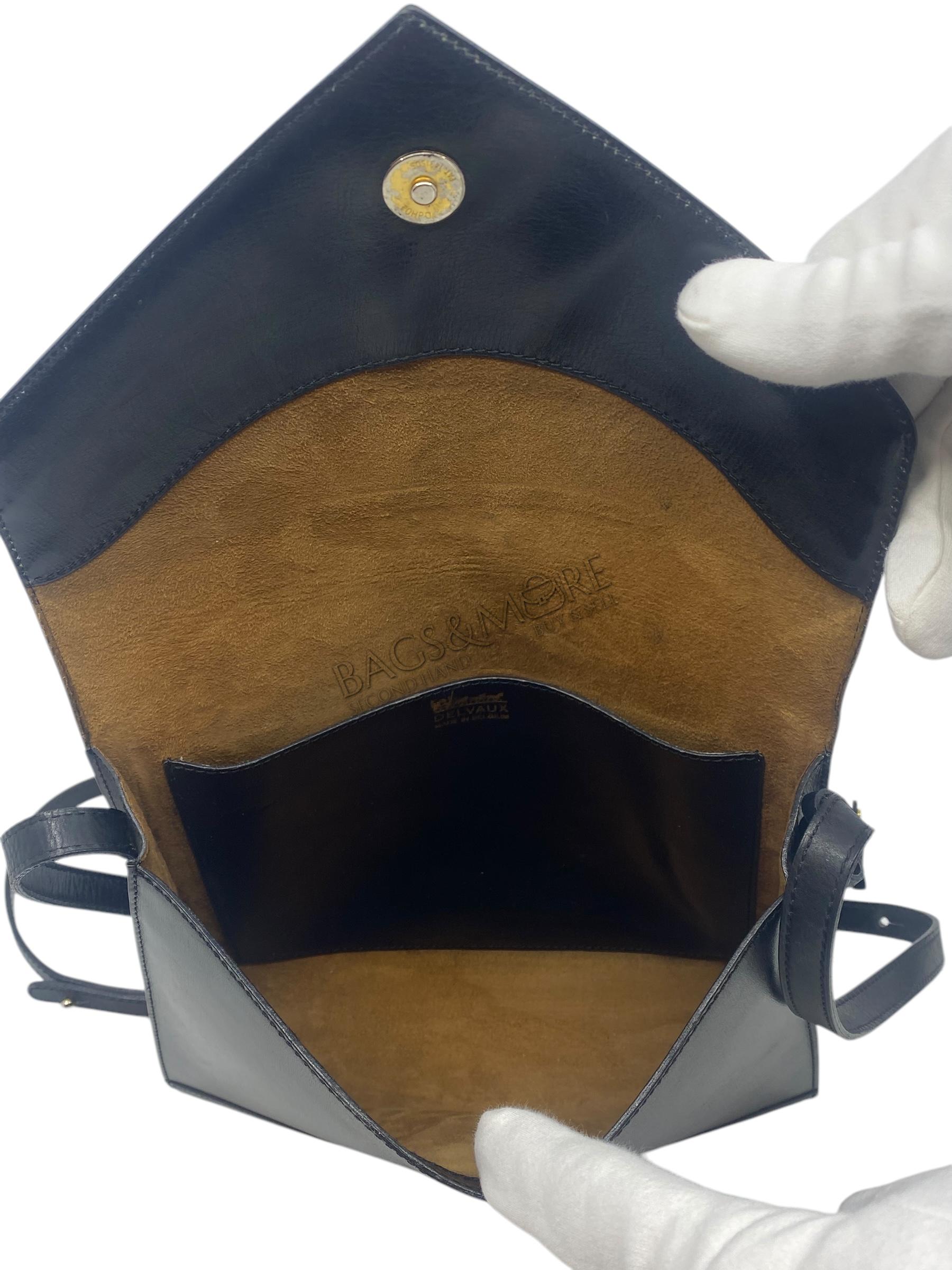 Delvaux vintage Crossbody box calf leder kleur zwart met golden hardware