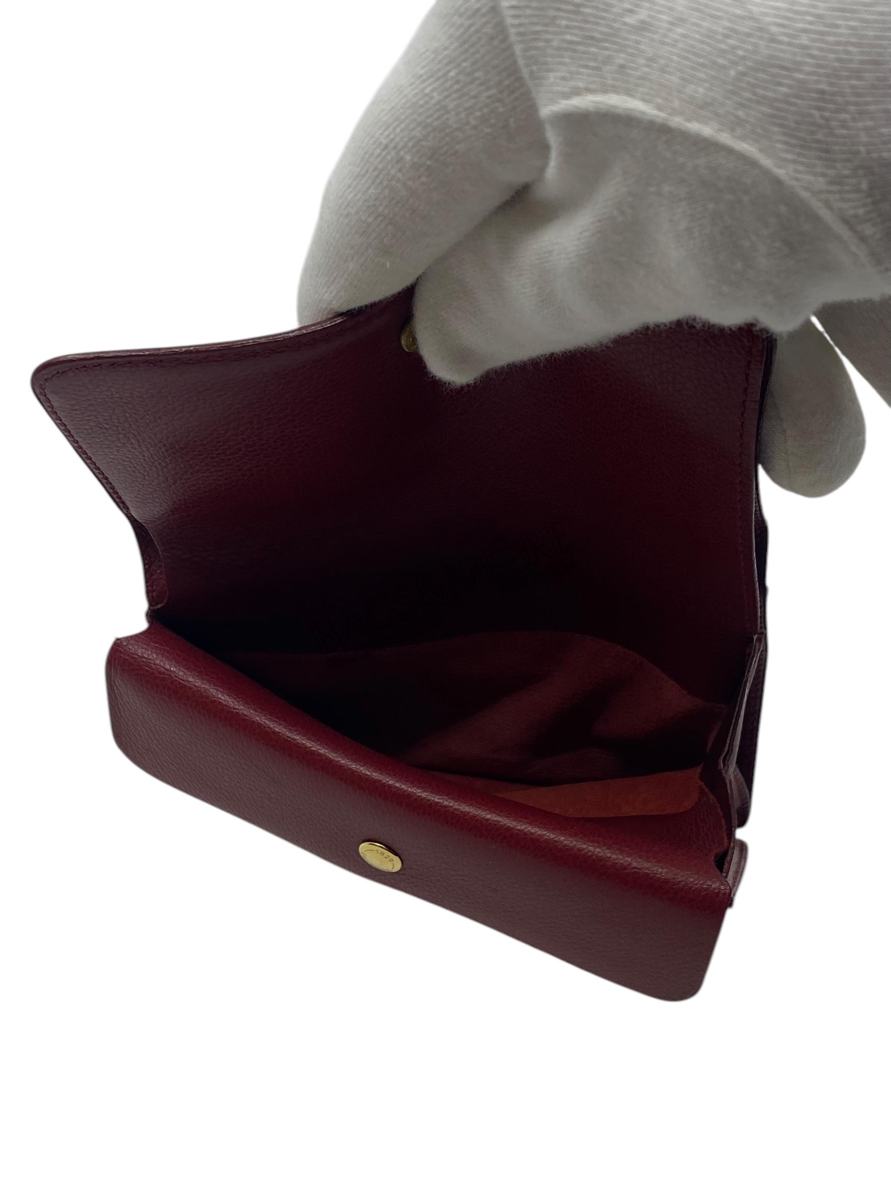 Delvaux PTF kleur rosso gekorreld leder met goudkleurige D