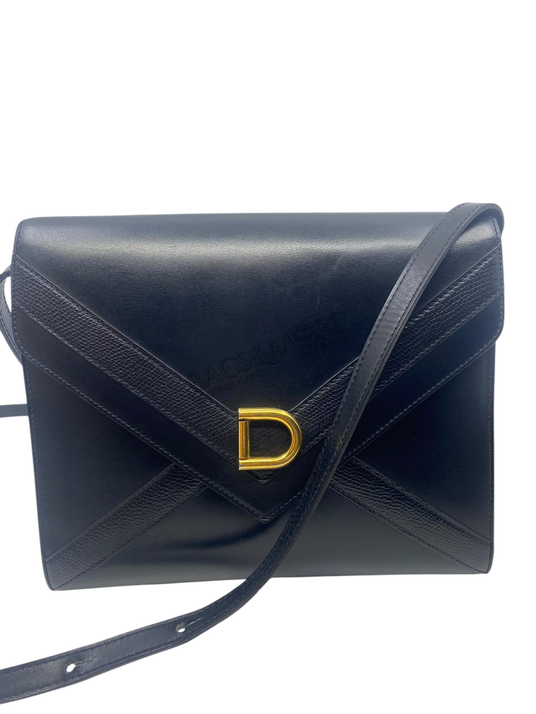 Delvaux vintage Crossbody box calf leder kleur zwart met golden hardware