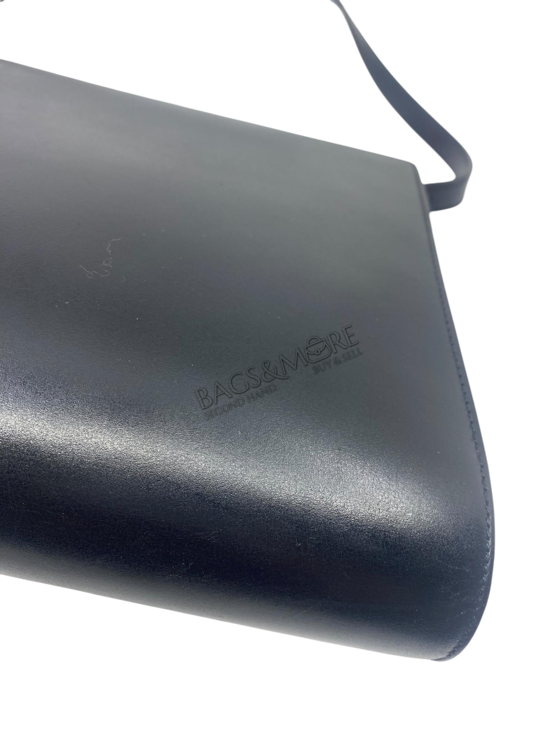 Delvaux vintage Crossbody box calf leder kleur zwart met golden hardware