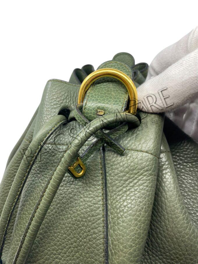 Delvaux Tabarin GM kleur kaki jumping leder met goudkleurige hardware