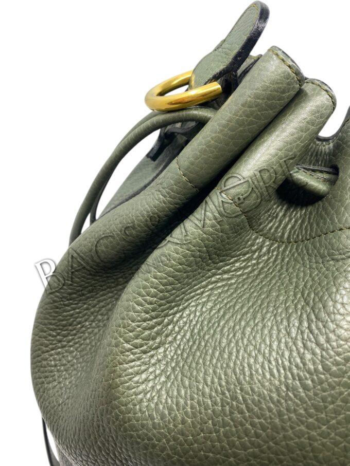 Delvaux Tabarin GM kleur kaki jumping leder met goudkleurige hardware
