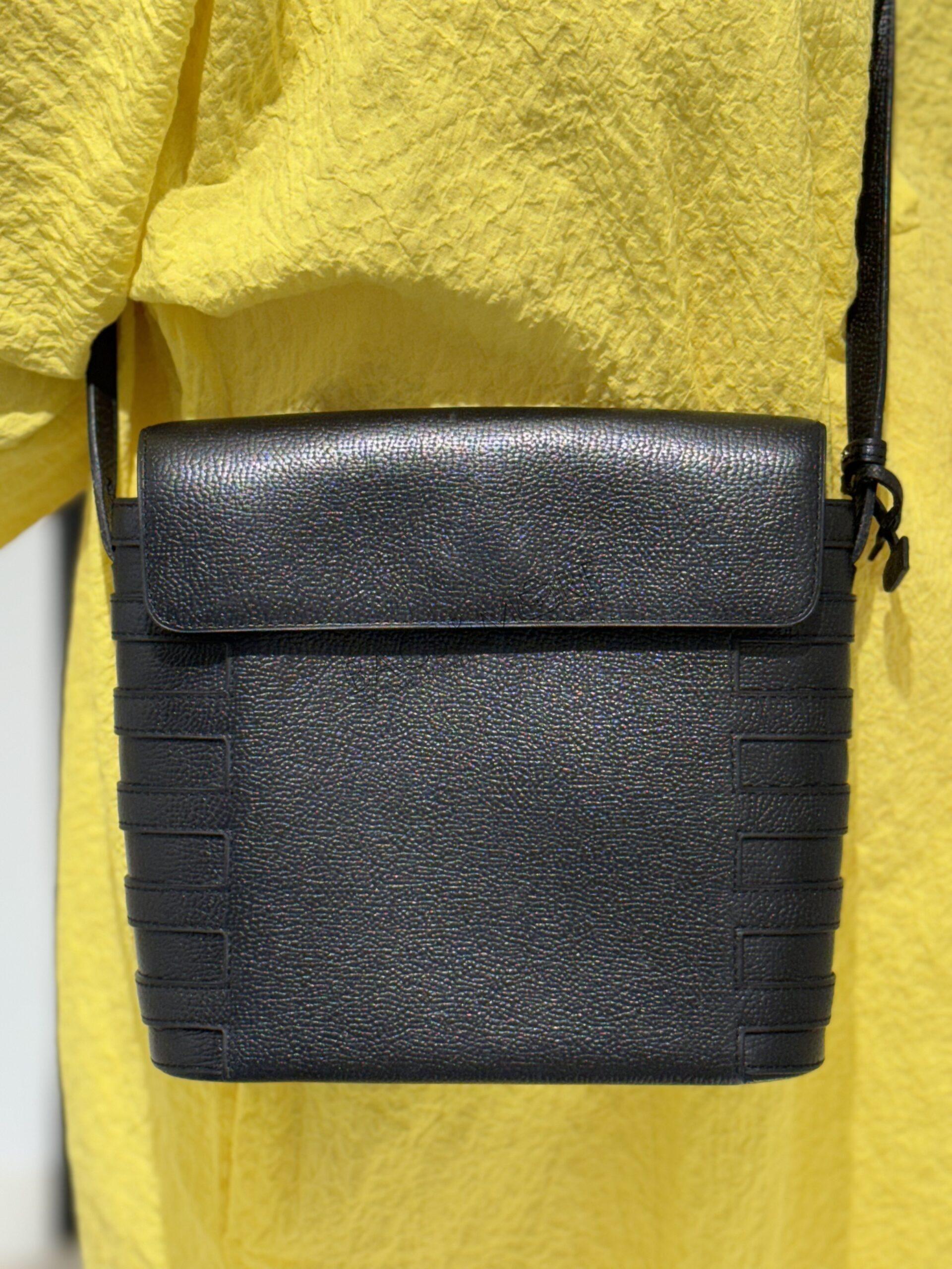 Delvaux model Cèdre Crossbody of schoudertas jumping leder kleur zwart