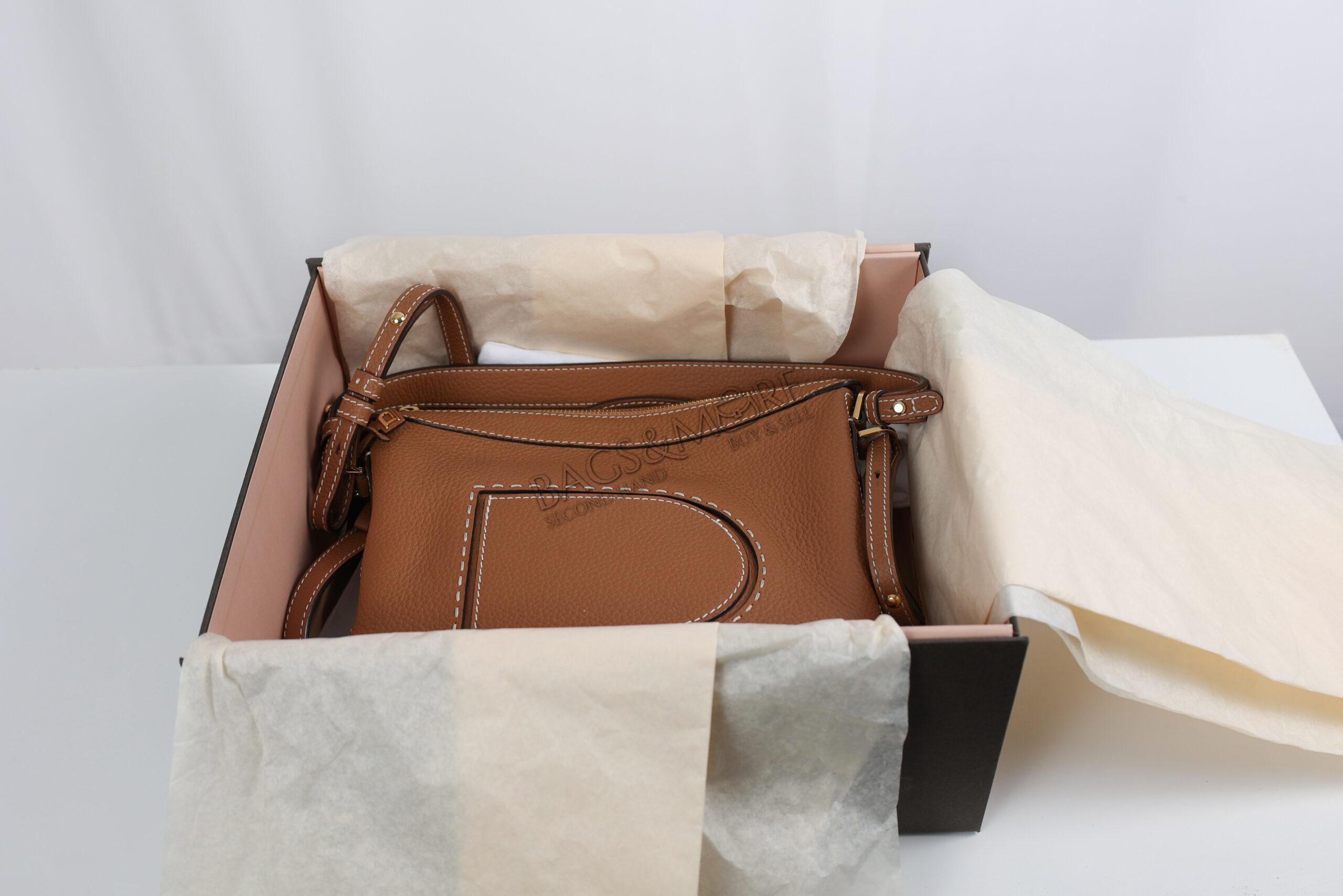 Delvaux Pin swing taurillon soft surpique végétal ivory doré retail prijs 3100 euro