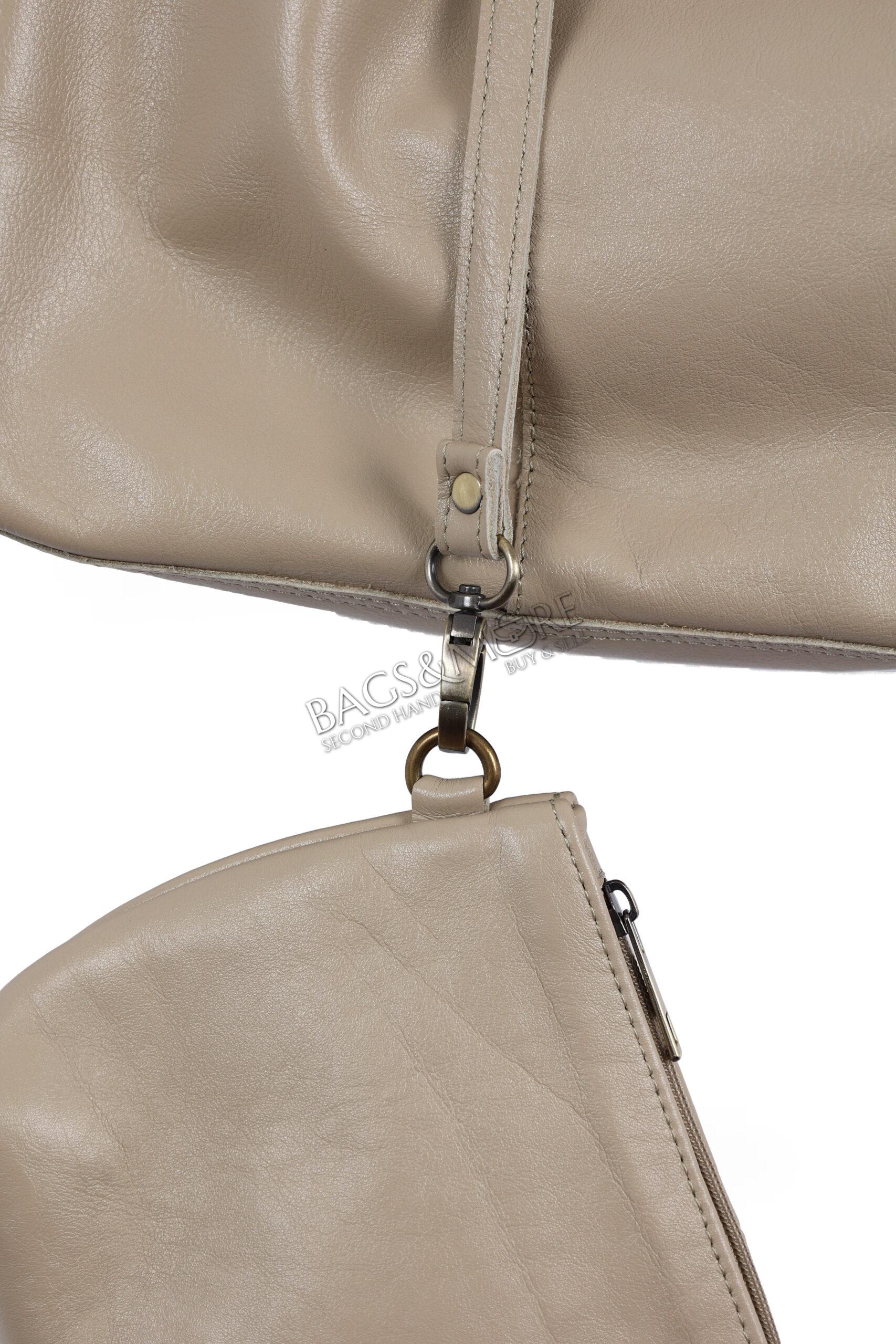 OROYAT schoudertas glad leder kleur ivoire ( afneembare extra rits pochette )