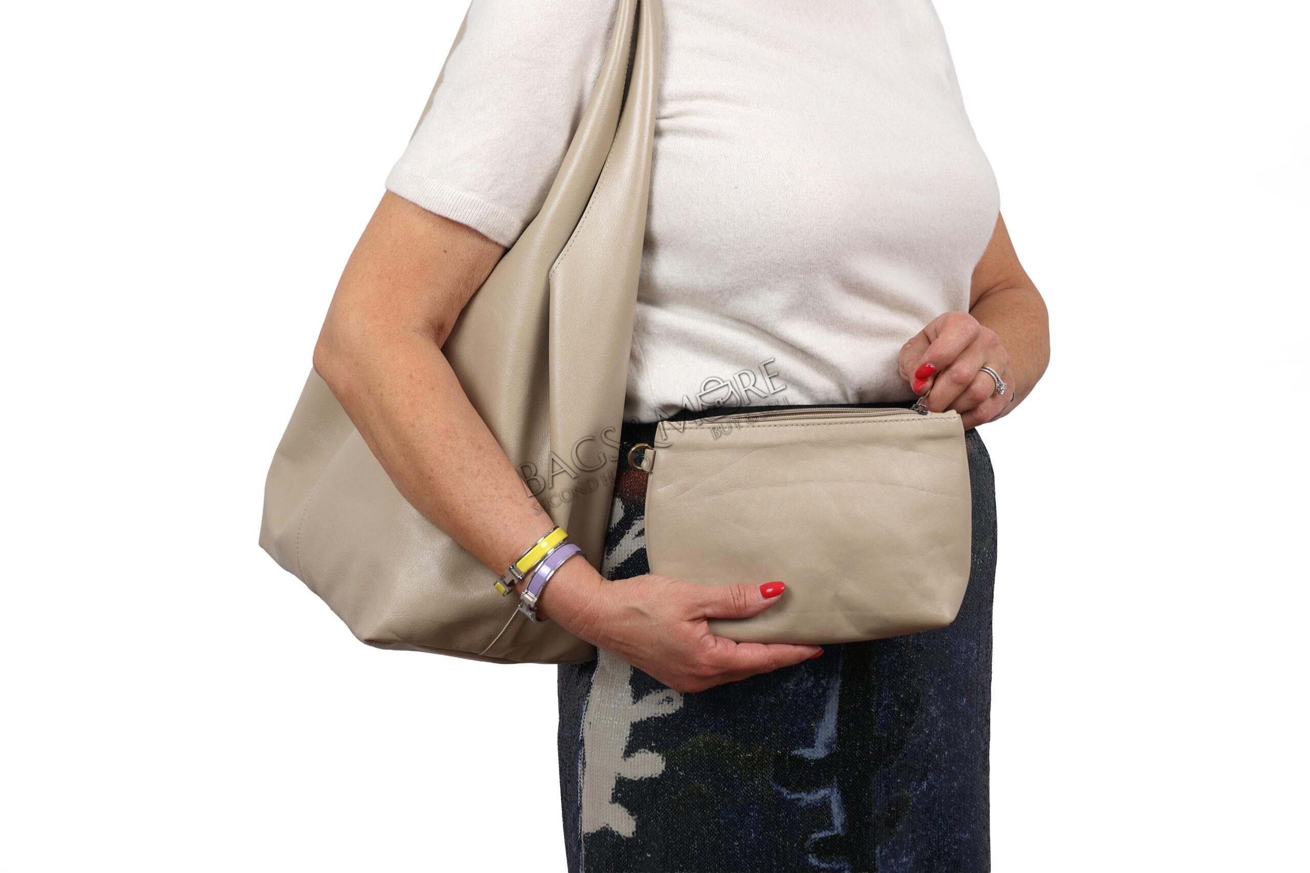 OROYAT schoudertas glad leder kleur ivoire ( afneembare extra rits pochette )