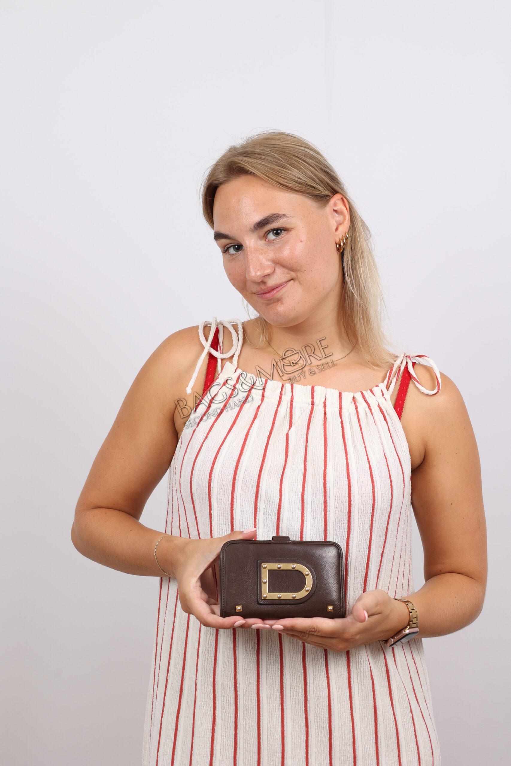Delvaux PTF Astrid jumping leder kleur café met golden studs