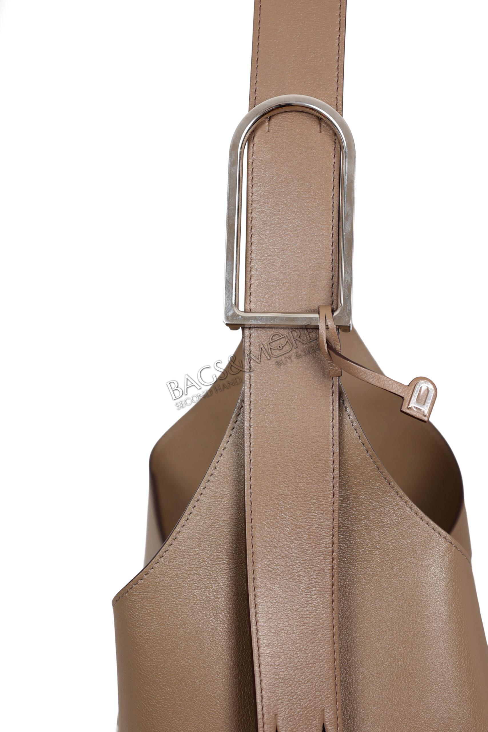 Delvaux So Cool mm jumping zele calf kleur taupe met zilverkleurige hardware