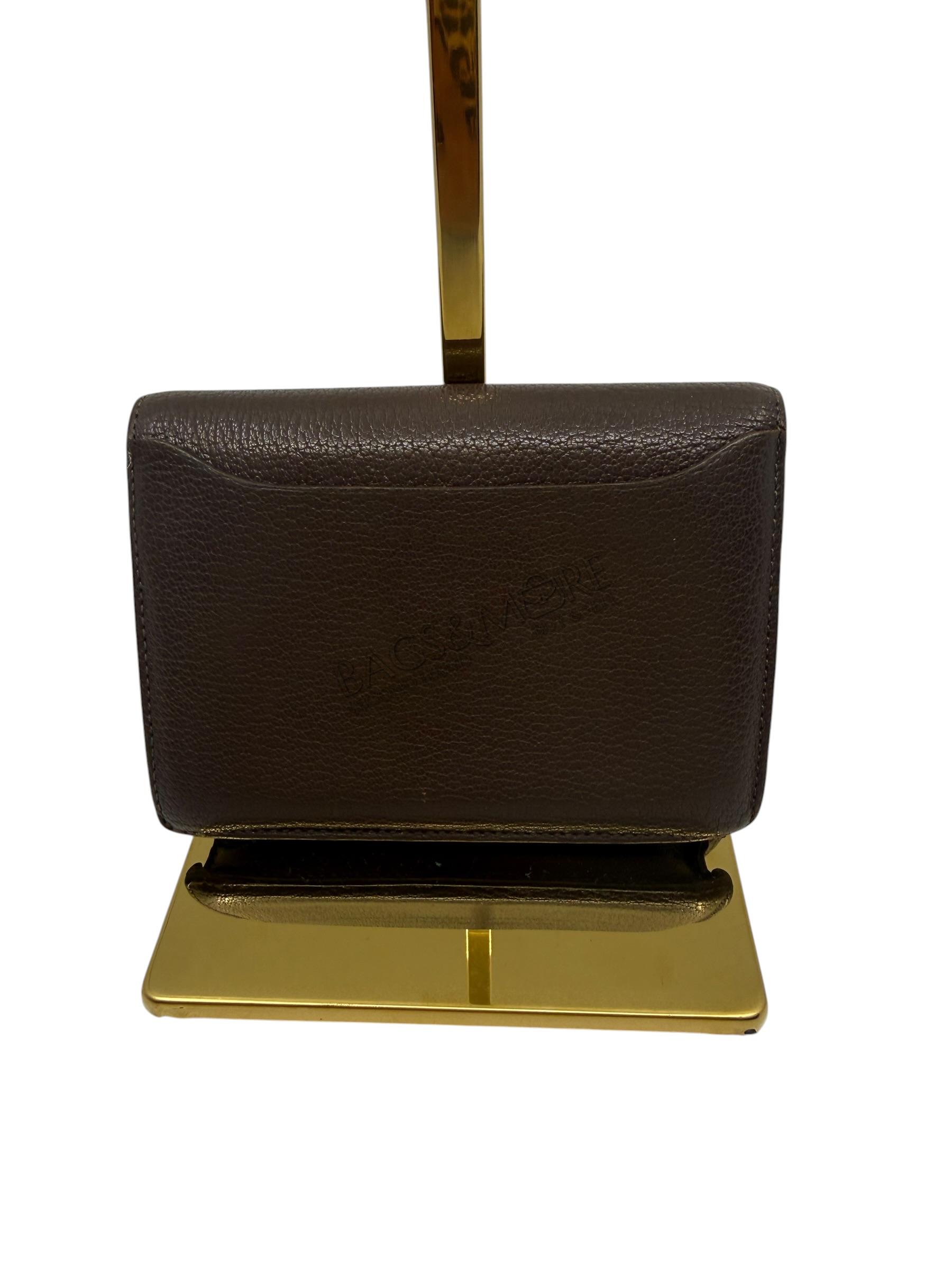 Delvaux Trésor portemonnee kleur café – gekorreld leer