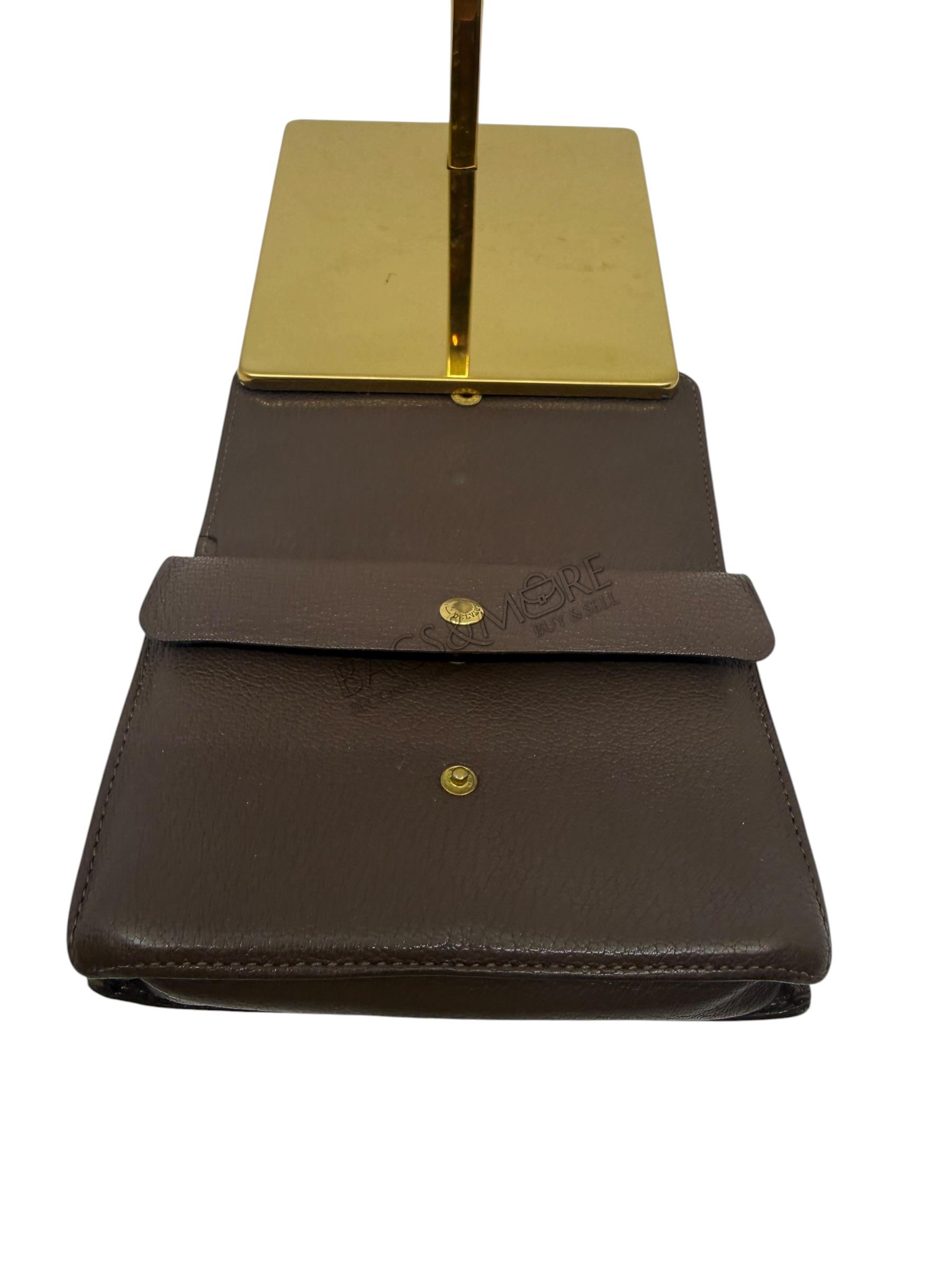 Delvaux Trésor portemonnee kleur café – gekorreld leer
