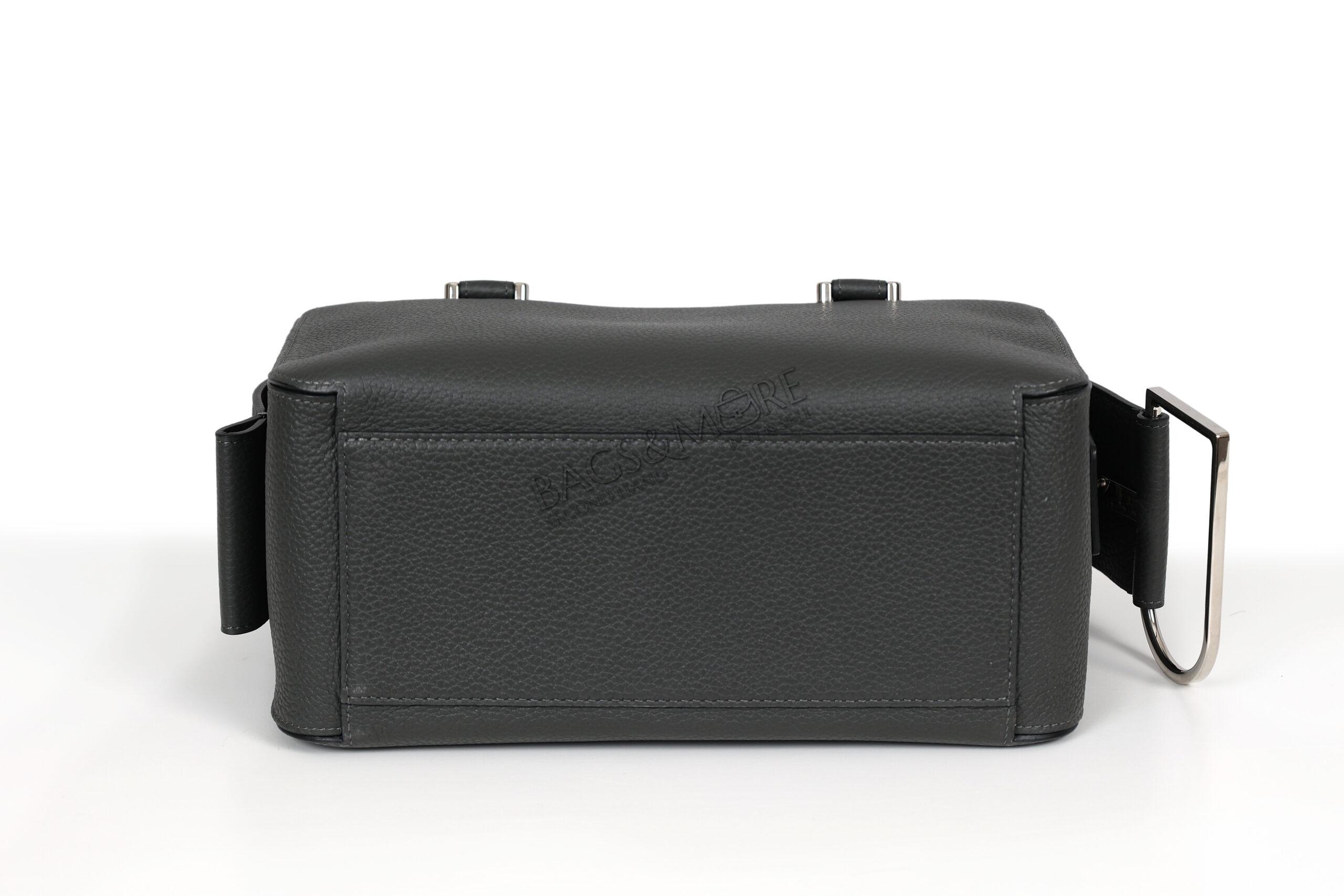 Delvaux Cool Box MM taurillon soft leer kleur smoke - grijs