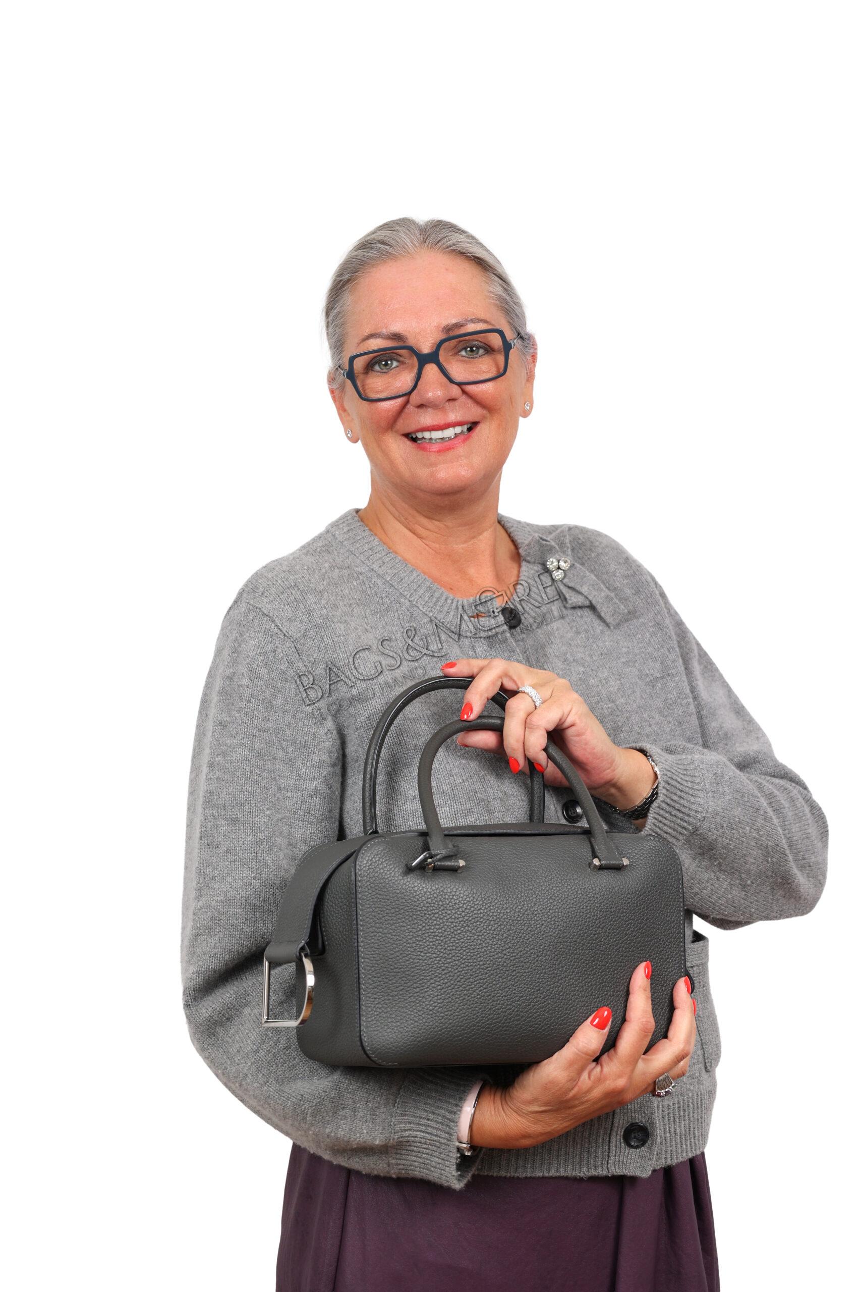 Delvaux Cool Box MM taurillon soft leer kleur smoke - grijs