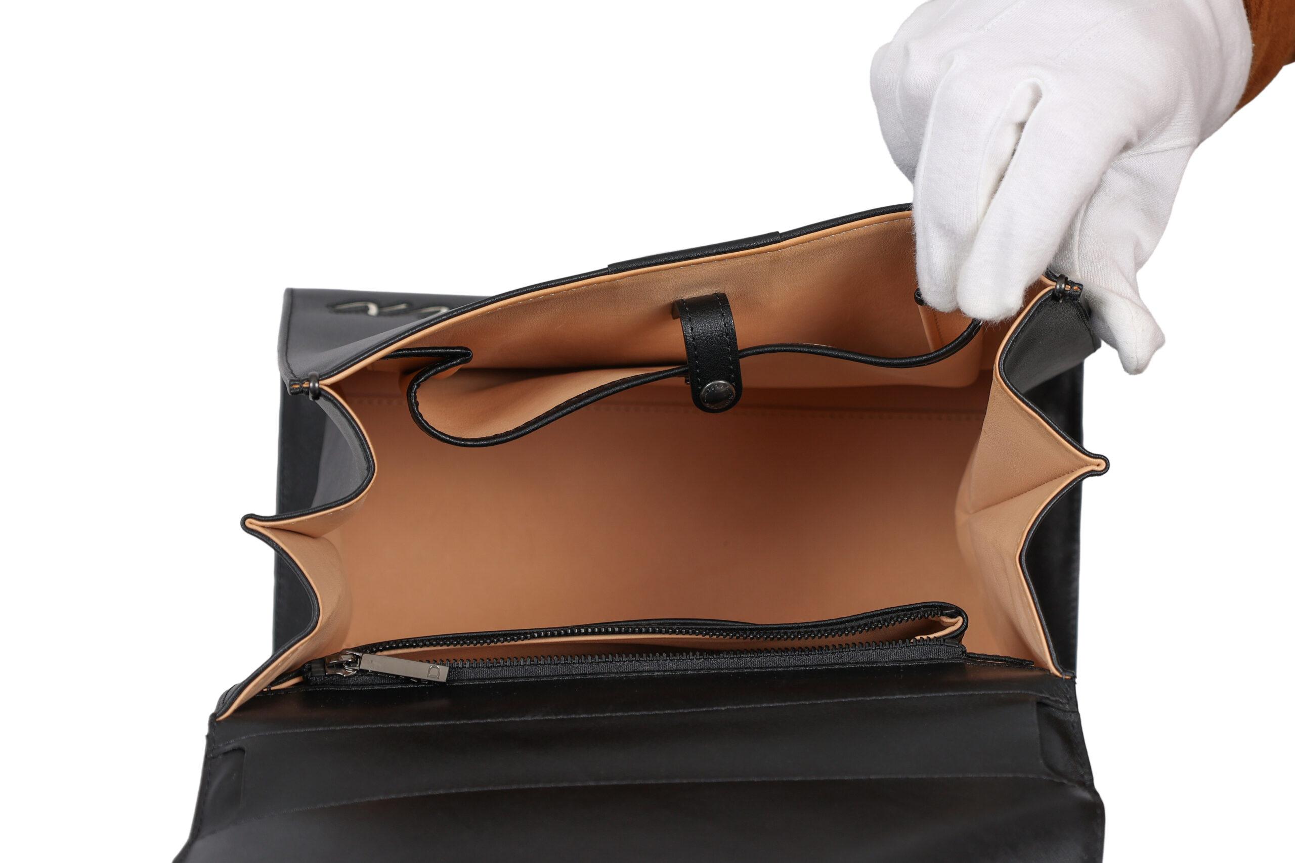 Delvaux – Brillant MM "Ceci n'est pas un Delvaux" (Les Humours / Magritte Collection) actuele Retail prijs 12500 euro