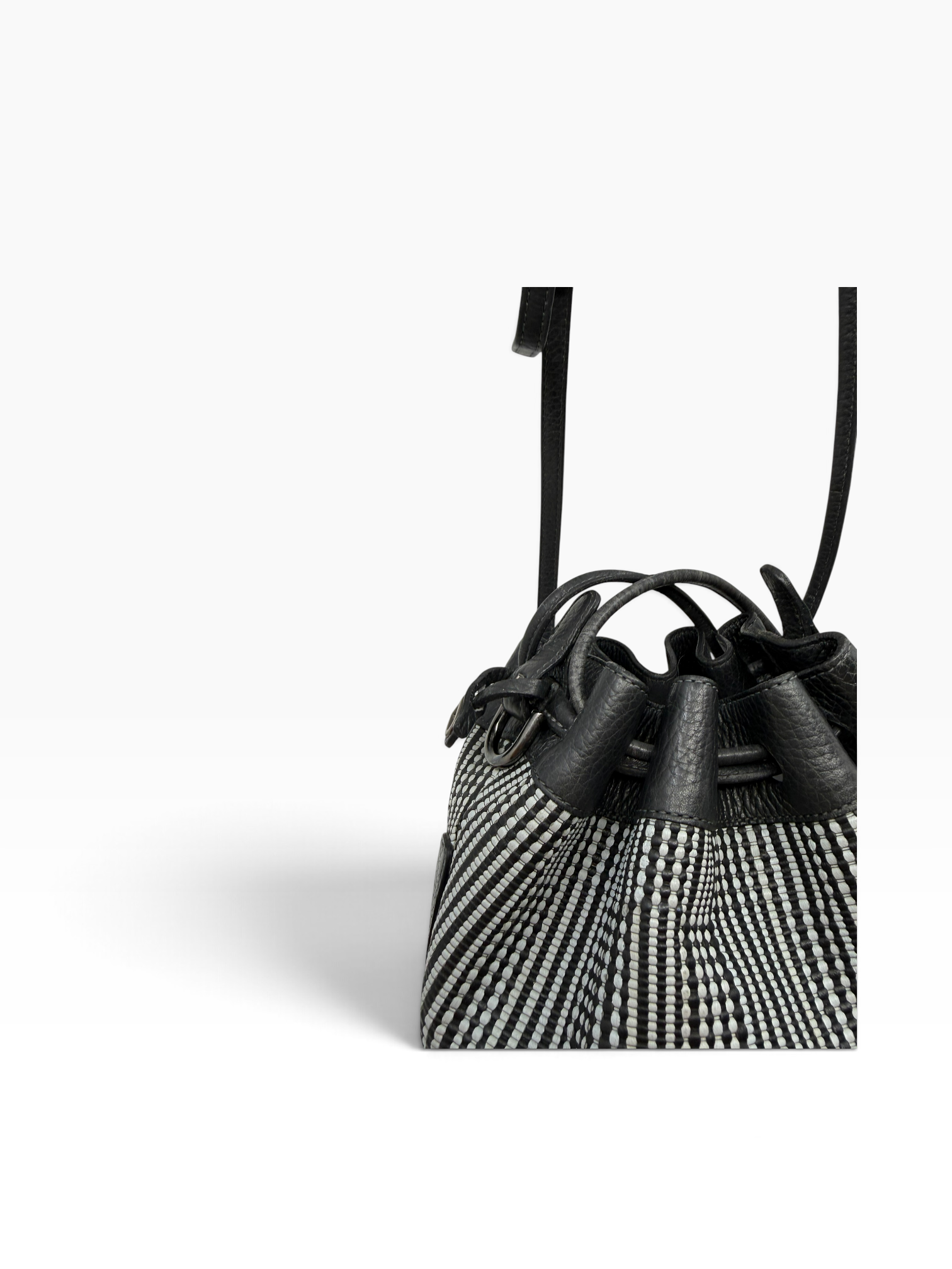 Delvaux Tabarin PM – Jumping Calf – bicolor lichtgrijs & zwart