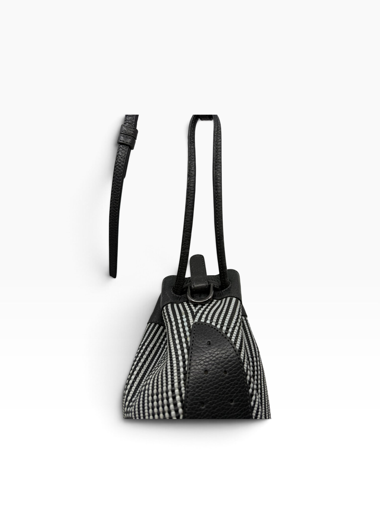 Delvaux Tabarin PM – Jumping Calf – bicolor lichtgrijs & zwart
