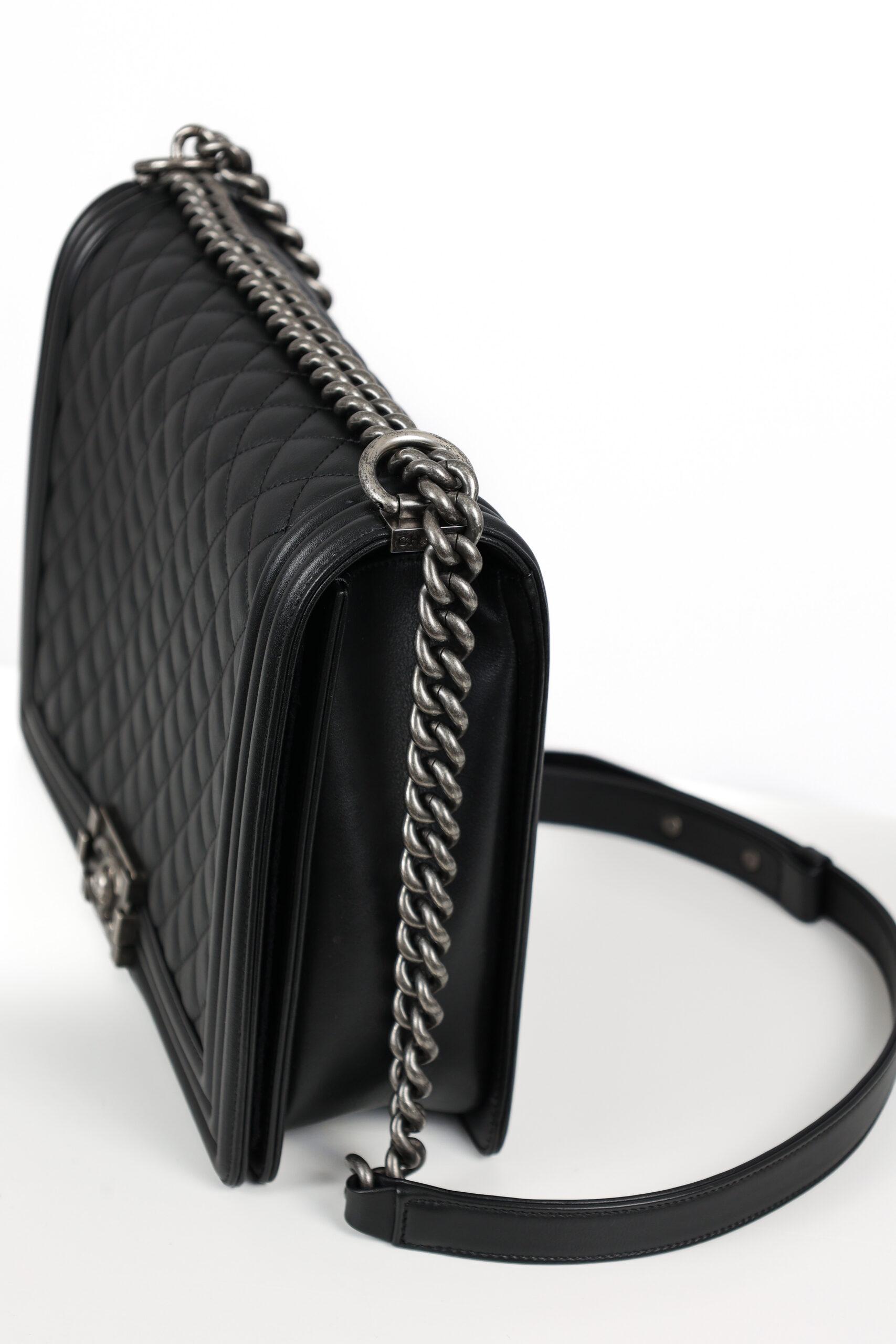 CHANEL BOY LARGE – BLACK DIAMOND QUILTING (actuele Retail prijs 7250 euro)