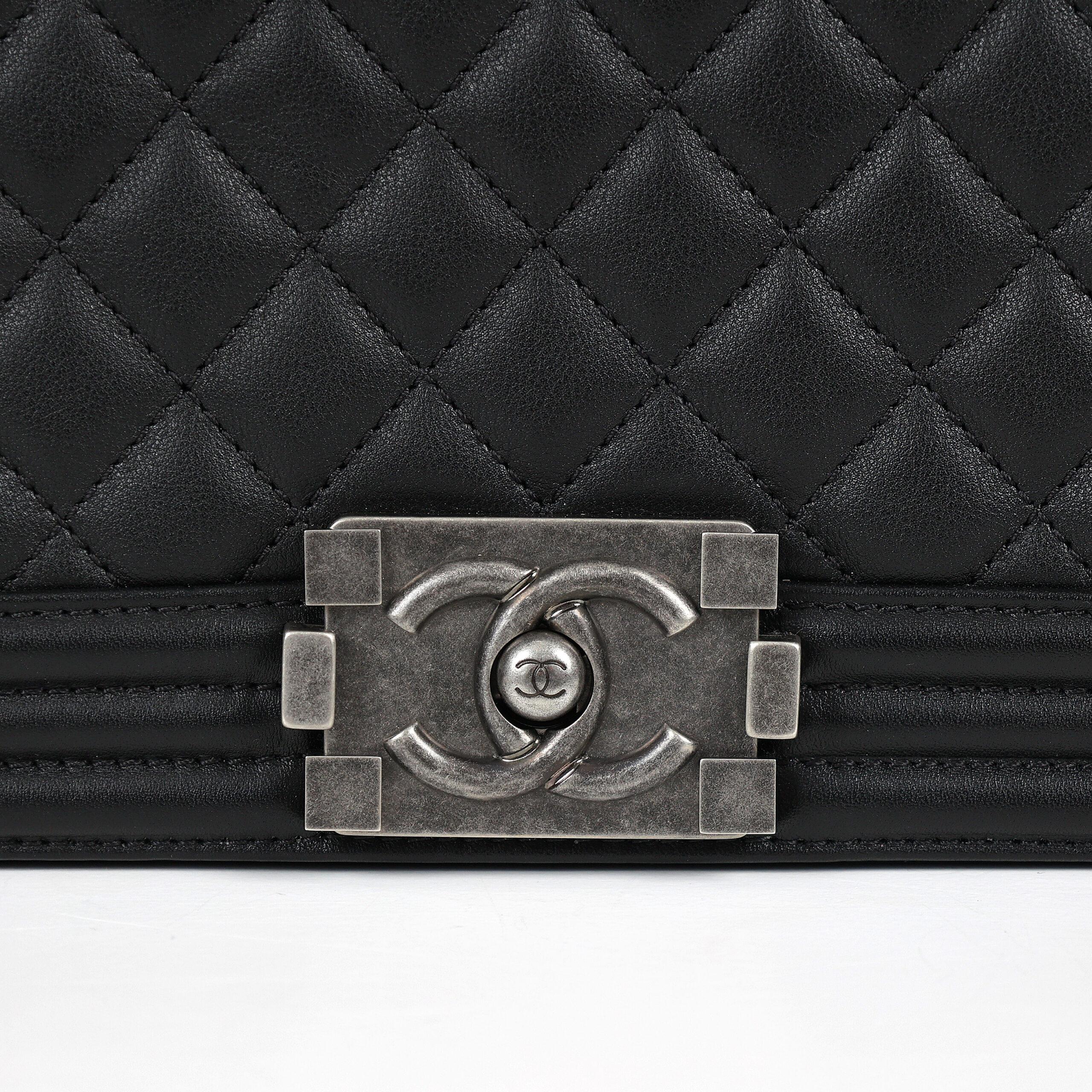 CHANEL BOY LARGE – BLACK DIAMOND QUILTING (actuele Retail prijs 7250 euro)
