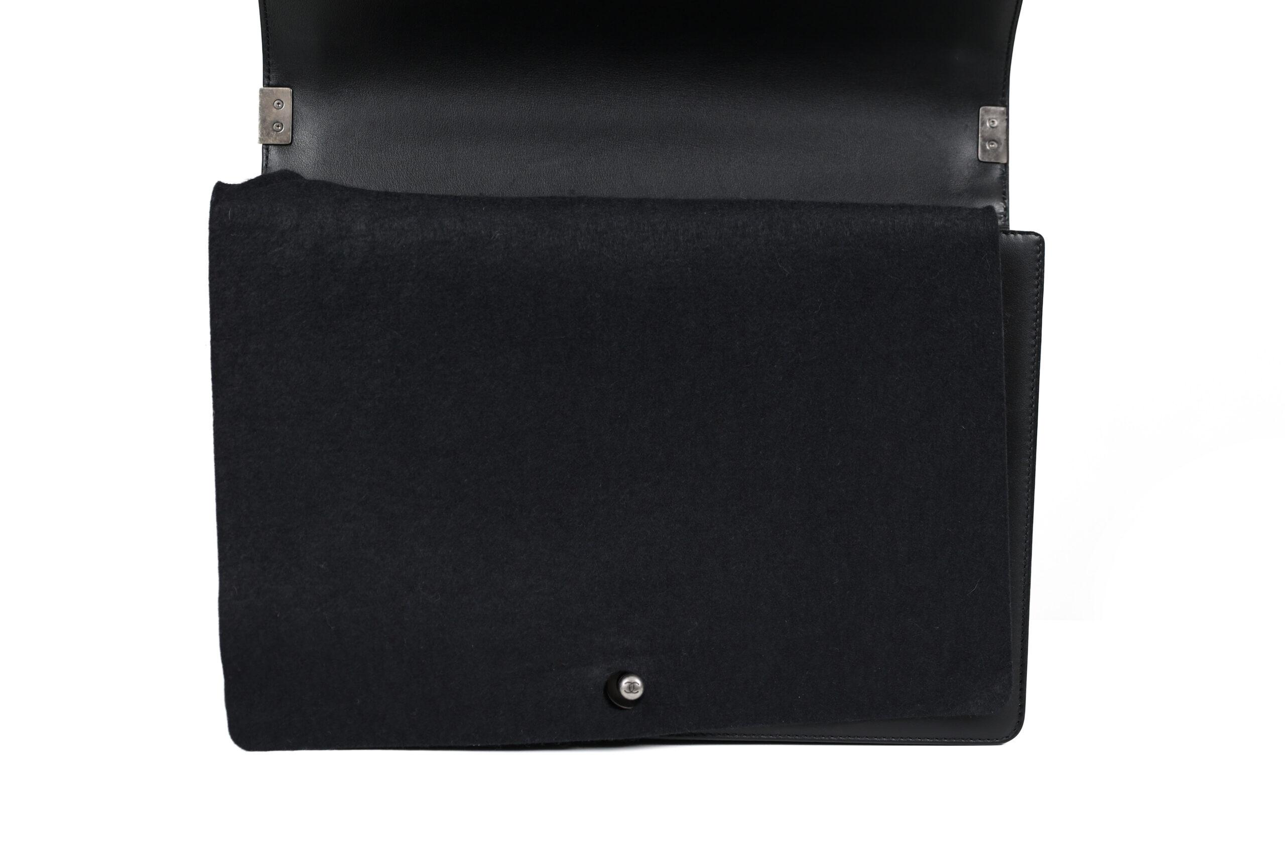 CHANEL BOY LARGE – BLACK DIAMOND QUILTING (actuele Retail prijs 7250 euro)