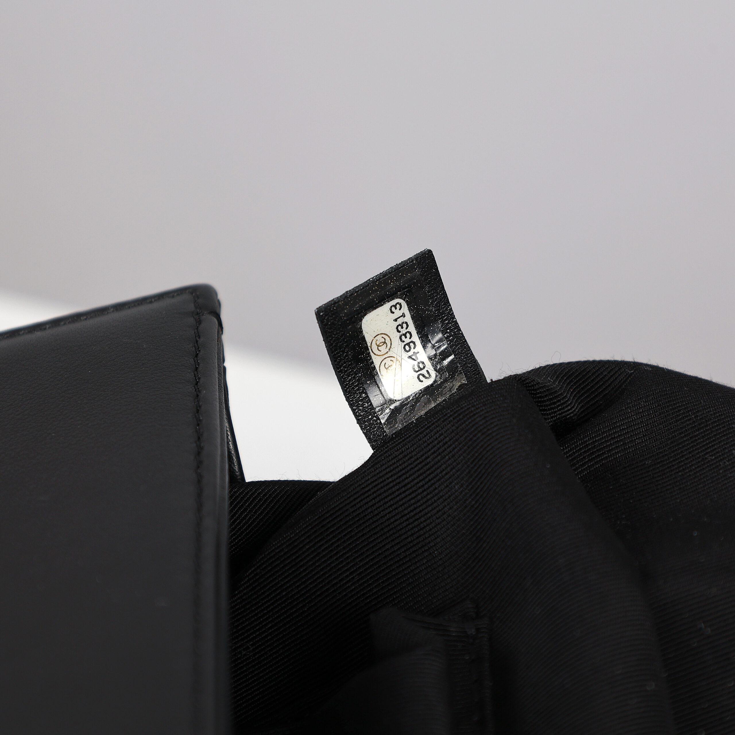 CHANEL BOY LARGE – BLACK DIAMOND QUILTING (actuele Retail prijs 7250 euro)