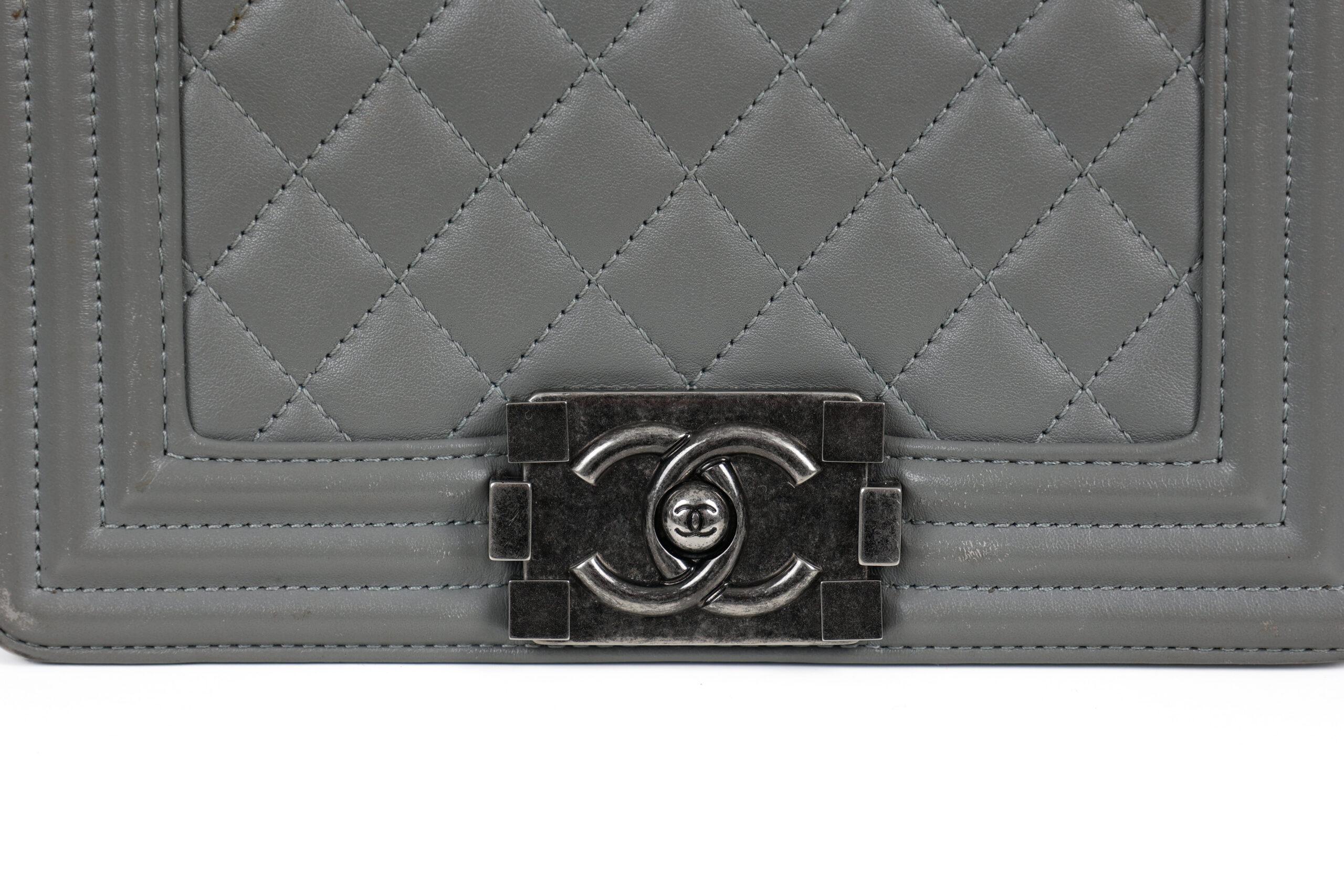 Chanel BOY SMALL Grey Quilted calfskin leer ( actuele retail prijs 6200 euro )
