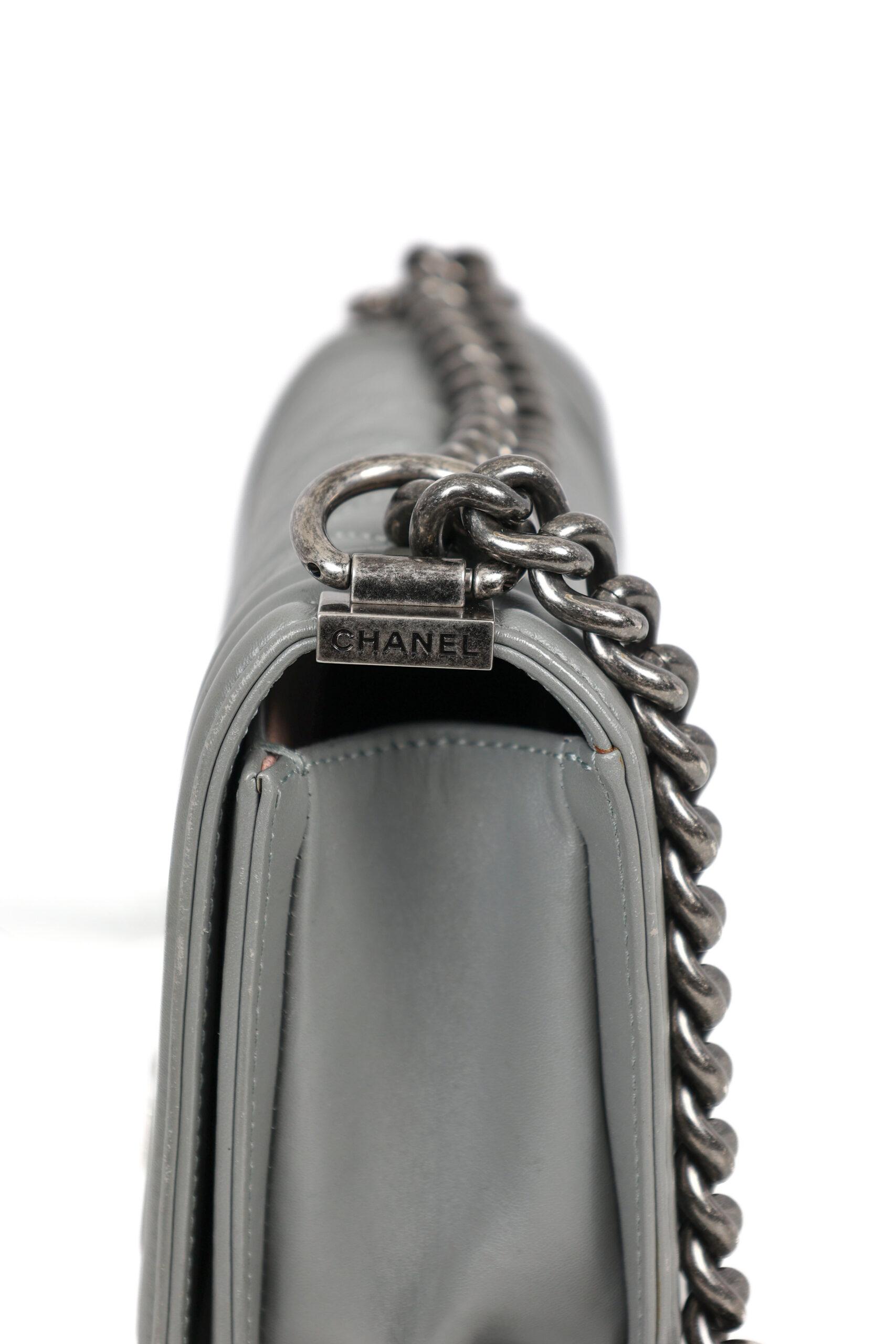 Chanel BOY SMALL Grey Quilted calfskin leer ( actuele retail prijs 6200 euro )