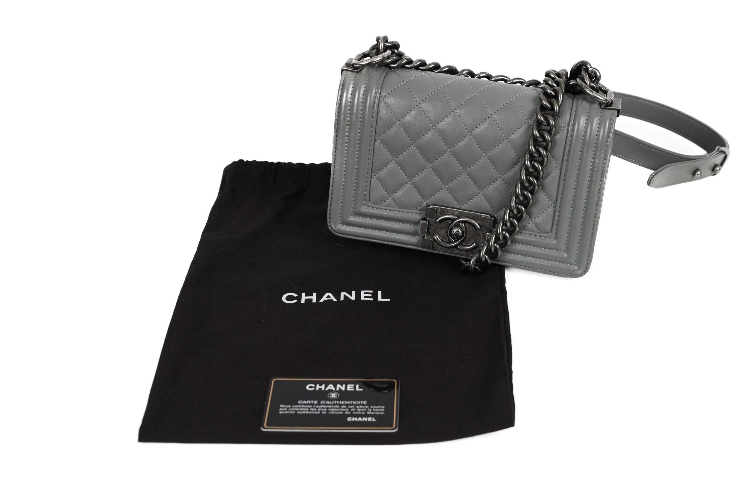 Chanel BOY SMALL Grey Quilted calfskin leer