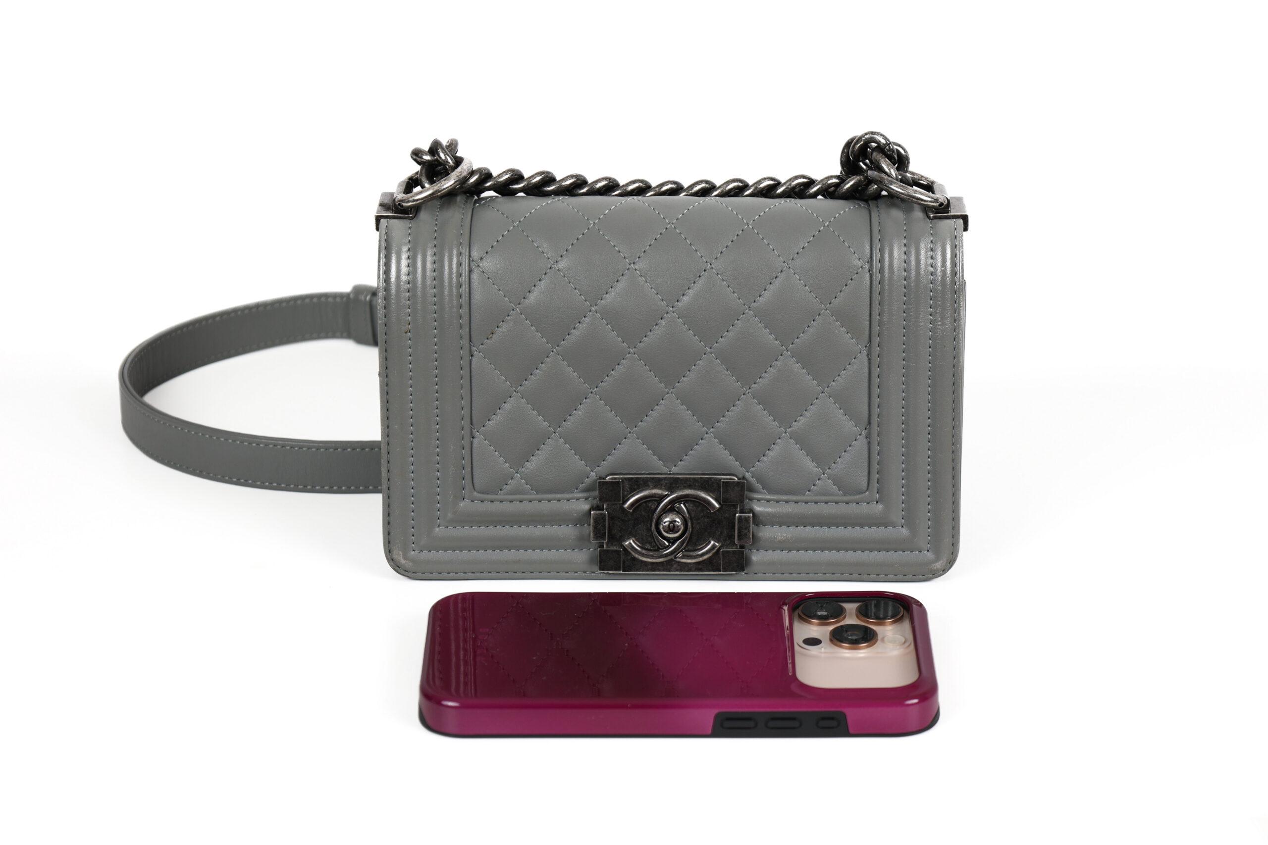 Chanel BOY SMALL Grey Quilted calfskin leer ( actuele retail prijs 6200 euro )